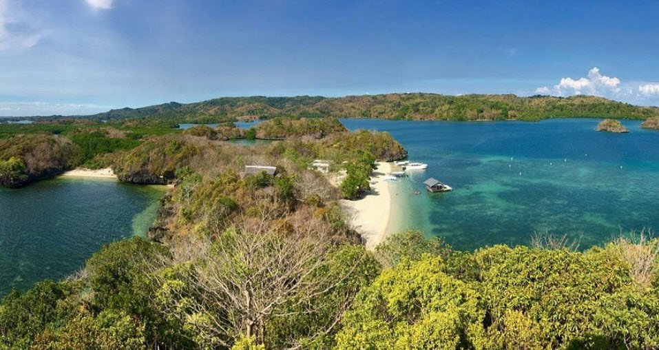 Taklong Island, Philippines , Philippines